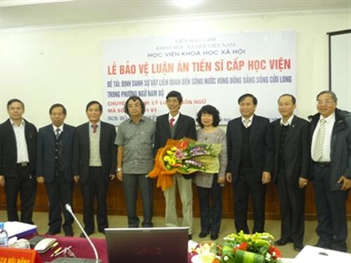 NCS Hồ Văn Tuyên bảo vệ luận án tiến sĩ cấp Học viện với đề tài: 