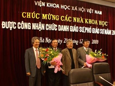 Viện Khoa học Xã hội Việt Nam tổ chức chúc mừng các nhà khoa học được công nhận chức danh GS, PGS năm 2009