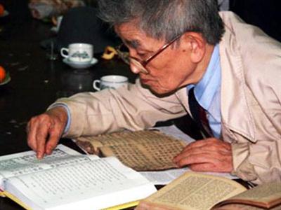 Vĩnh biệt nhà ngôn ngữ học Nguyễn Tài Cẩn: “Một con người mất đi, một thế giới mất đi”